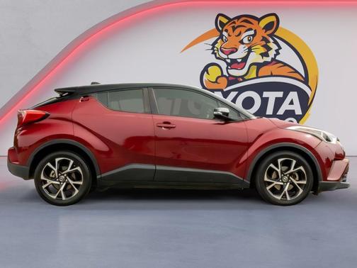 Ruby Flare Pearl w/Black Roof 2019 Toyota C-HR XLE