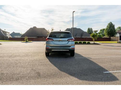 Sterling Gray Metallic 2024 Chevrolet Equinox 1LT