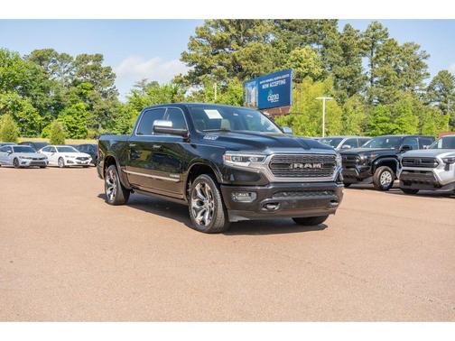 Diamond Black Crystal Pearlcoat 2019 RAM 1500 Limited
