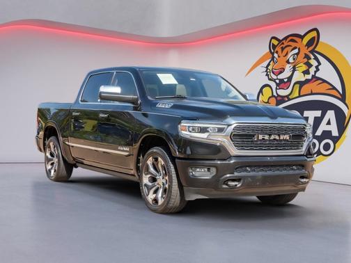 Diamond Black Crystal Pearlcoat 2019 RAM 1500 Limited