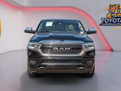 Diamond Black Crystal Pearlcoat 2019 RAM 1500 Limited