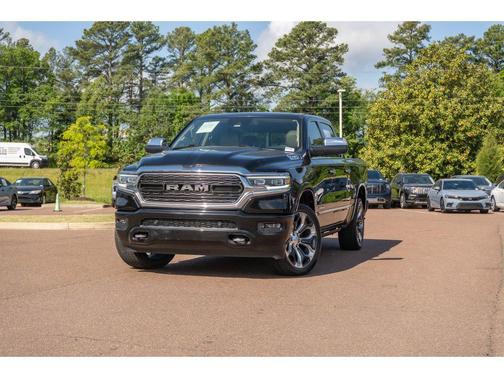 Diamond Black Crystal Pearlcoat 2019 RAM 1500 Limited