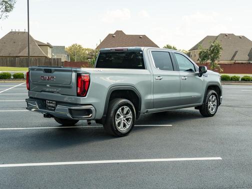 Sterling Metallic 2025 GMC Sierra 1500 SLT