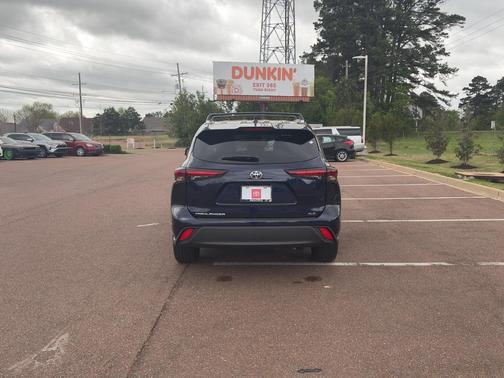 2025 Toyota Highlander XLE