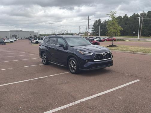 2025 Toyota Highlander XLE