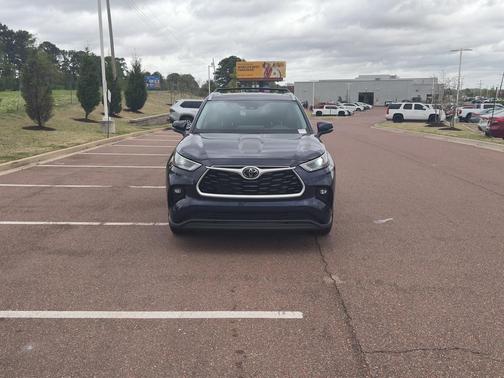 2025 Toyota Highlander XLE