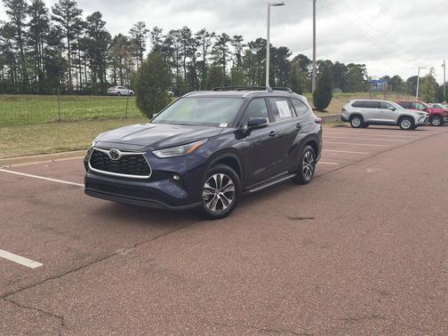 2025 Toyota Highlander XLE