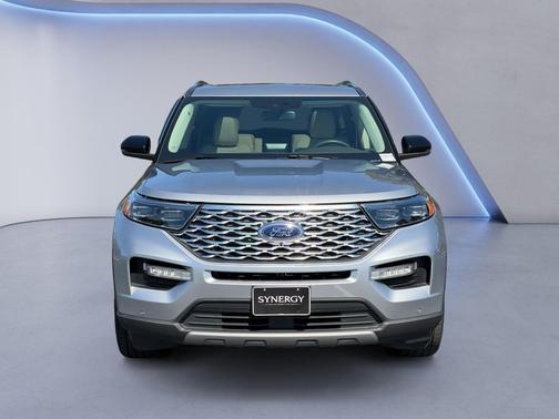 Iconic Silver Metallic 2023 Ford Explorer Platinum