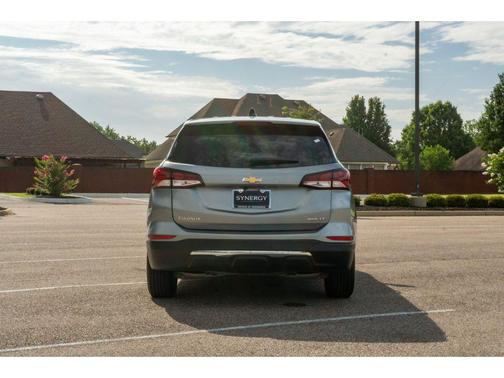 Sterling Gray Metallic 2024 Chevrolet Equinox 1LT