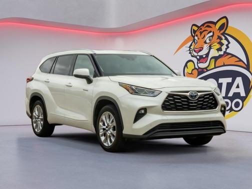 Blizzard Pearl 2021 Toyota Highlander Hybrid Limited
