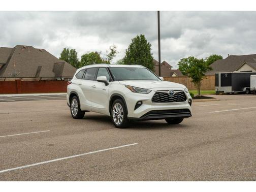 Blizzard Pearl 2021 Toyota Highlander Hybrid Limited