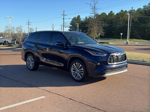 2021 Toyota Highlander Hybrid Platinum