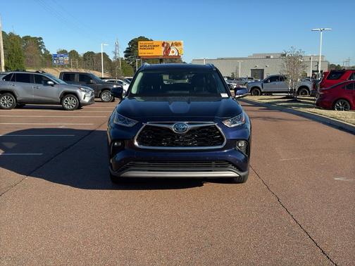 2021 Toyota Highlander Hybrid Platinum
