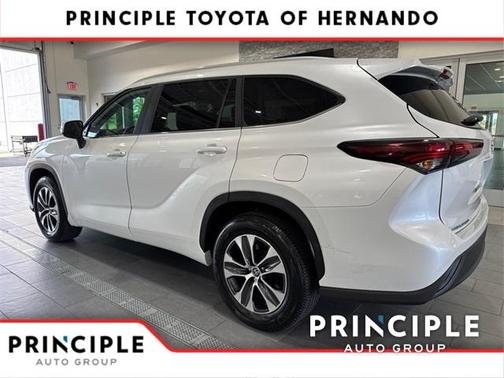 2024 Toyota Highlander XLE