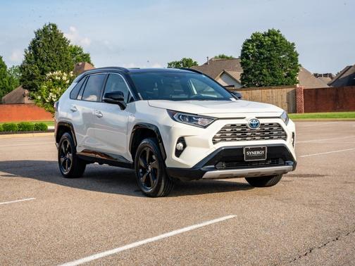 Blizzard Pearl/Midnight Black Metallic 2021 Toyota RAV4 Hybrid SE
