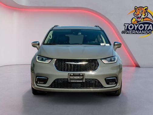 Ceramic Gray Clearcoat 2022 Chrysler Pacifica Limited