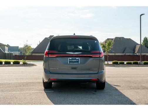 Ceramic Gray Clearcoat 2022 Chrysler Pacifica Limited
