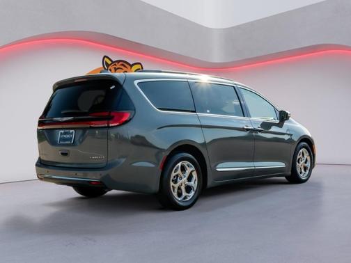 Ceramic Gray Clearcoat 2022 Chrysler Pacifica Limited