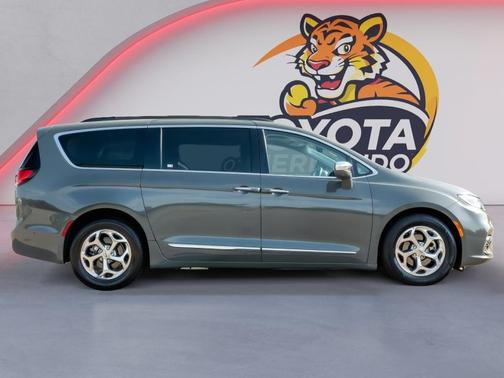 Ceramic Gray Clearcoat 2022 Chrysler Pacifica Limited
