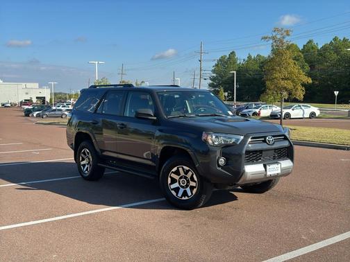 2024 Toyota 4Runner TRD Off Road