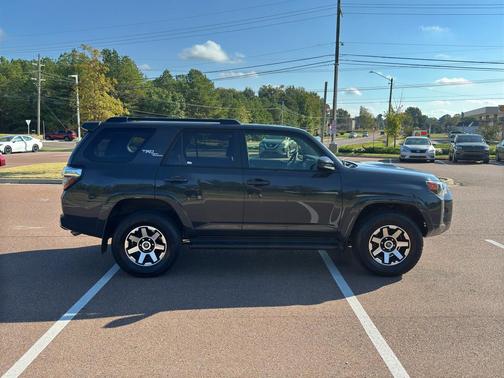 2024 Toyota 4Runner TRD Off Road