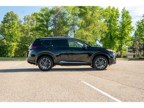 Super Black 2026 Nissan Rogue Platinum