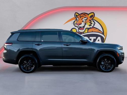 Baltic Gray Metallic Clearcoat 2024 Jeep Grand Cherokee L Altitude