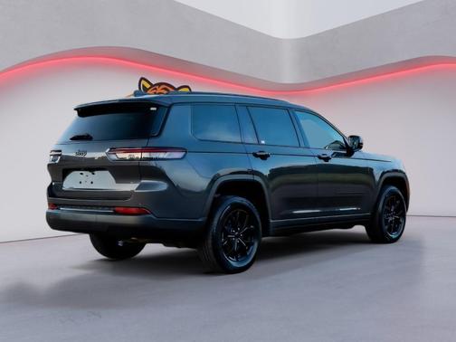 Baltic Gray Metallic Clearcoat 2024 Jeep Grand Cherokee L Altitude