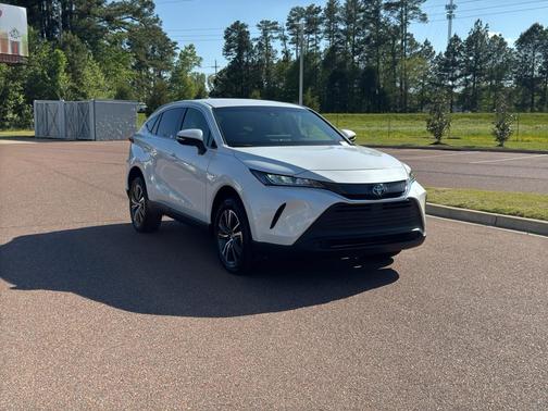 Blizzard Pearl 2022 Toyota Venza LE