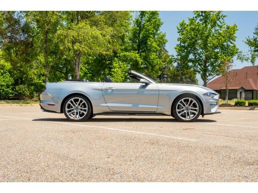 ICONIC SILVER METALLIC 2022 Ford Mustang GT Premium