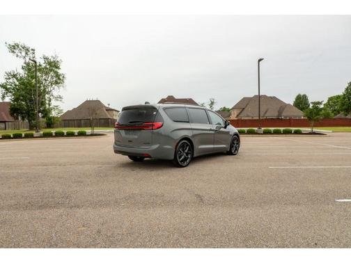 Ceramic Gray Clearcoat 2025 Chrysler Pacifica Limited