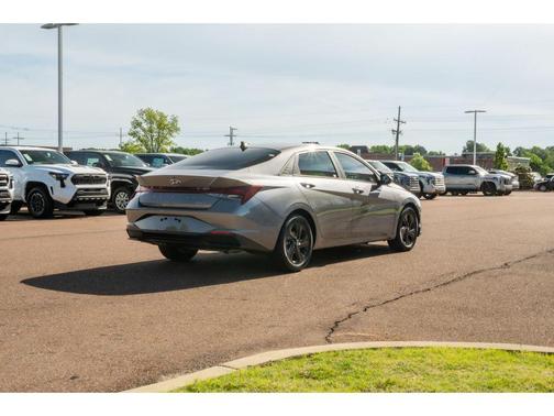 Fluid Metal 2023 Hyundai ELANTRA HEV Blue