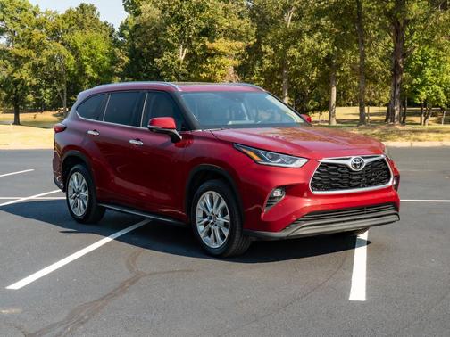 Ruby Flare Pearl 2023 Toyota Highlander Limited
