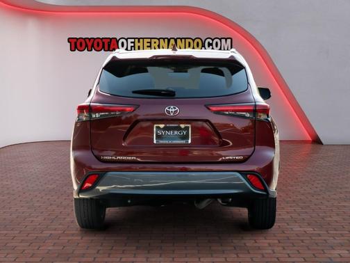 Ruby Flare Pearl 2023 Toyota Highlander Limited