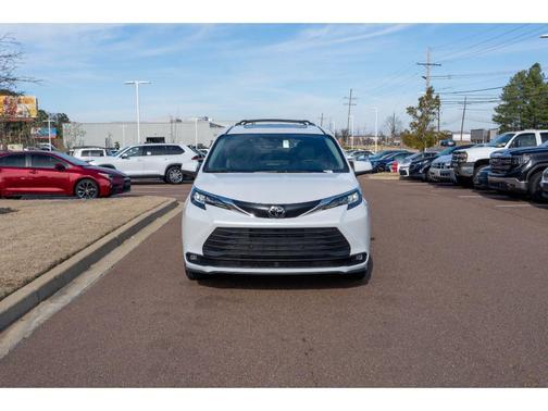 2026 Toyota Sienna XLE