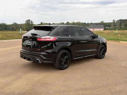 Agate Black Metallic 2021 Ford Edge ST