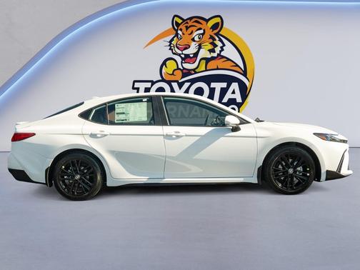 Ice Cap 2026 Toyota Camry SE