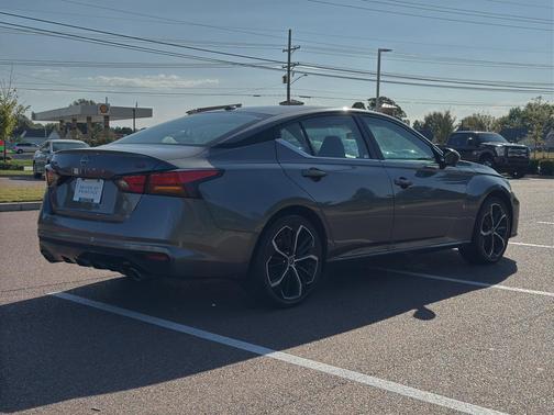 2024 Nissan Altima SR FWD