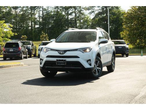Super White 2017 Toyota RAV4 XLE