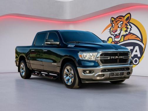 Patriot Blue Pearlcoat 2019 RAM 1500 Big Horn