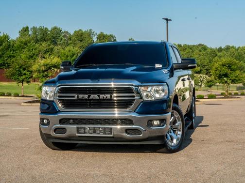 Patriot Blue Pearlcoat 2019 RAM 1500 Big Horn