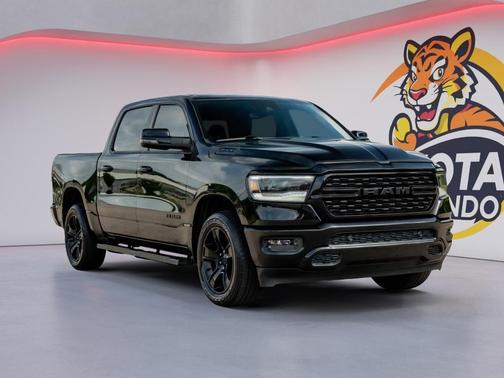 Diamond Black Crystal Pearlcoat 2023 RAM 1500 Big Horn/Lone Star