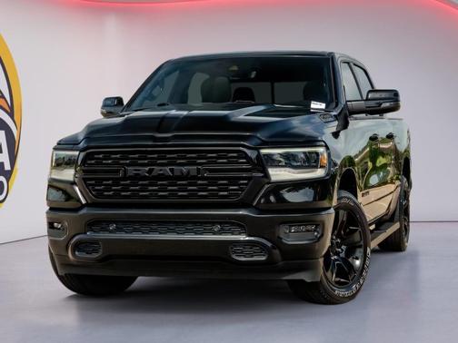 Diamond Black Crystal Pearlcoat 2023 RAM 1500 Big Horn/Lone Star