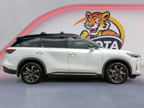 Radiant White/Black Obsidian 2026 INFINITI QX60 AUTOGRAPH