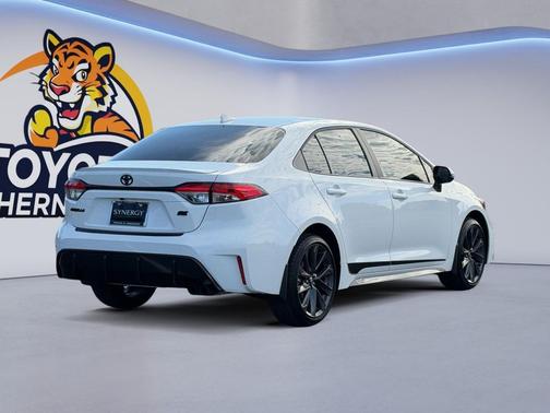 Ice Cap 2027 Toyota Corolla SE