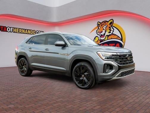 Platinum Gray Metallic 2024 Volkswagen Atlas Cross Sport 2.0T SE w/Technology