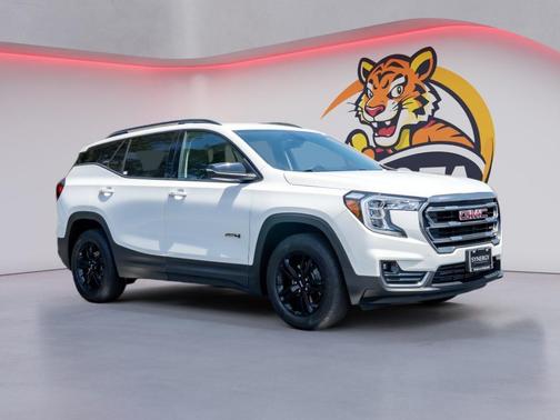 Summit White 2023 GMC Terrain AWD AT4