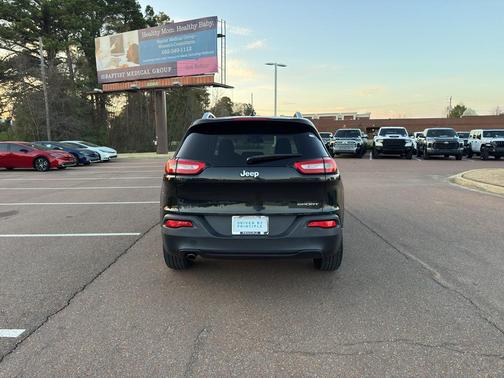 2015 Jeep Cherokee Sport