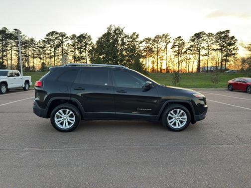 2015 Jeep Cherokee Sport