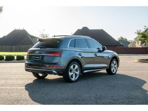 Daytona Gray Pearl Effect 2022 Audi Q5 45 S line Premium Plus
